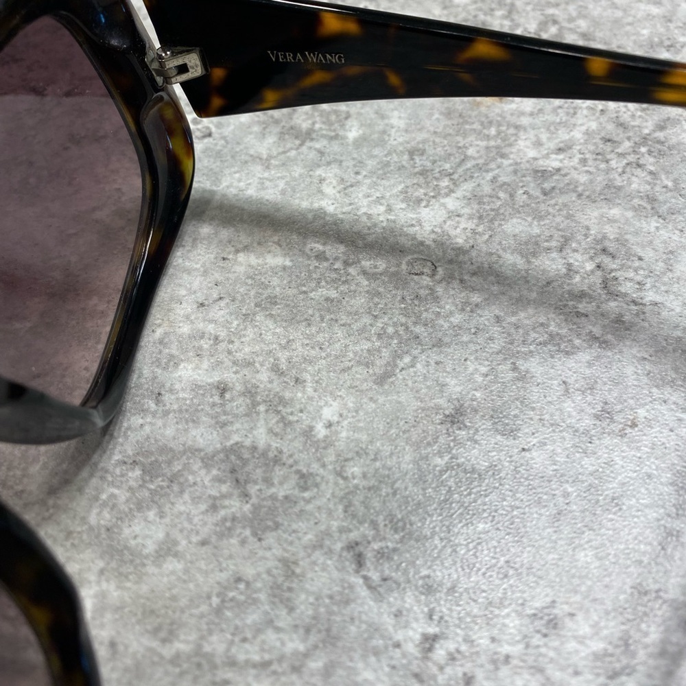Vera Wang Sunglasses ๐ - Picture 3 of 5